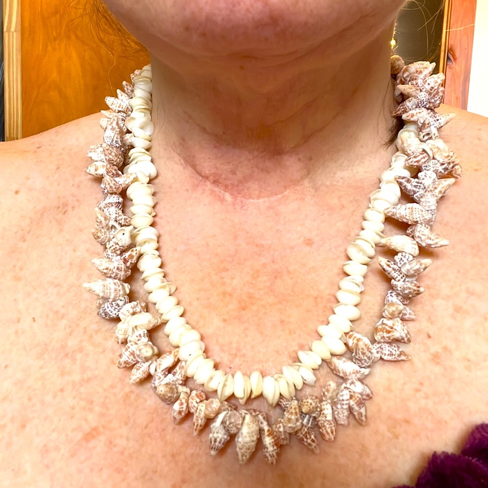 Shell necklace - Picture 5 of 5